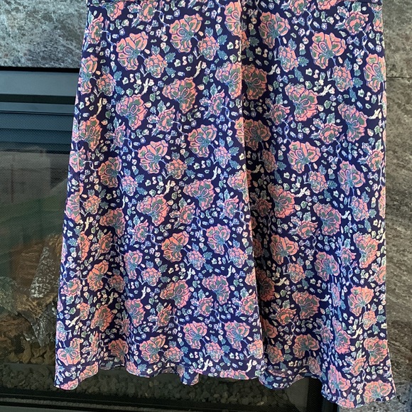Madewell Floral Chiffon Dress with Button Front Detail and Floaty Sleeves - Picture 4 of 8